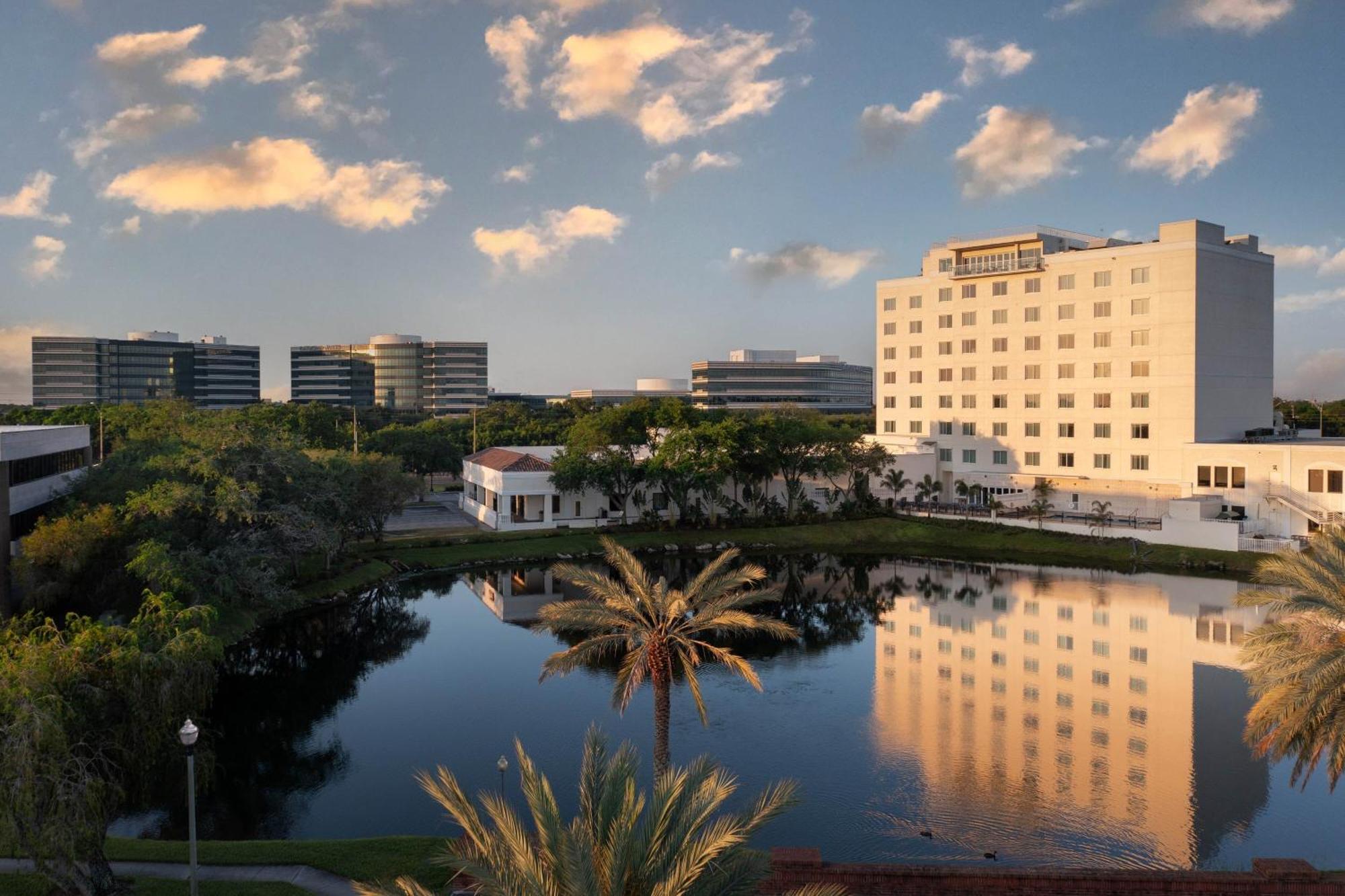 The Karol Hotel, St. Petersburg Clearwater, A Tribute Portfolio Hotel Exterior photo